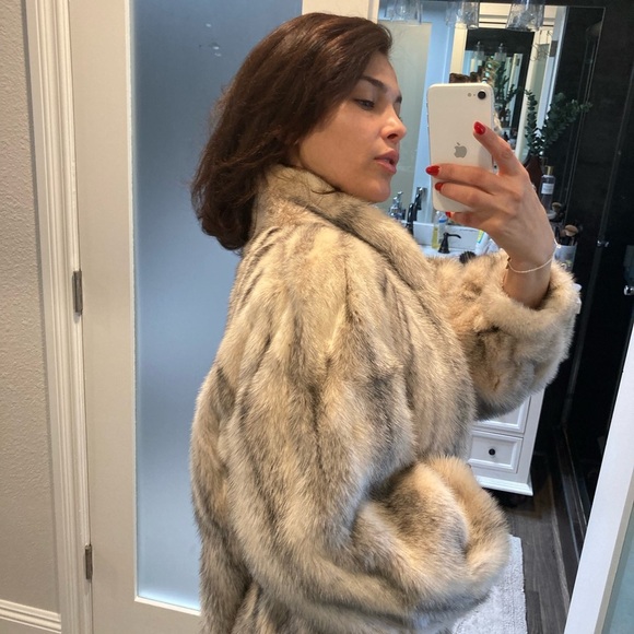 Elegant Vintage Fur Coat 🔥. Female Mink Fur Luxurious & Rare Fur - Picture 8 of 15